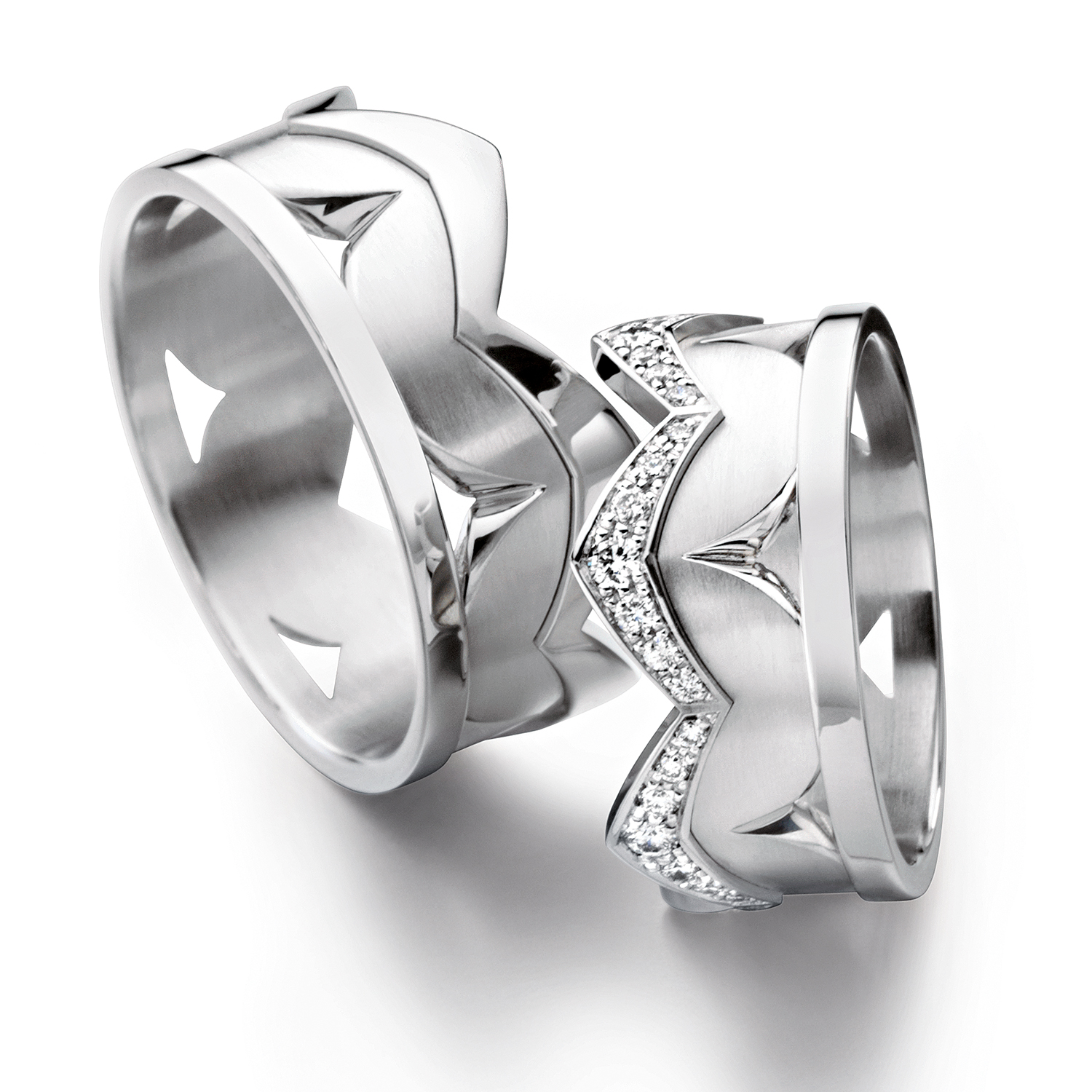 62-52910-0-0-white Diamond rings in gold, platinum and palladium with diamonds Furrer Jacot Crown