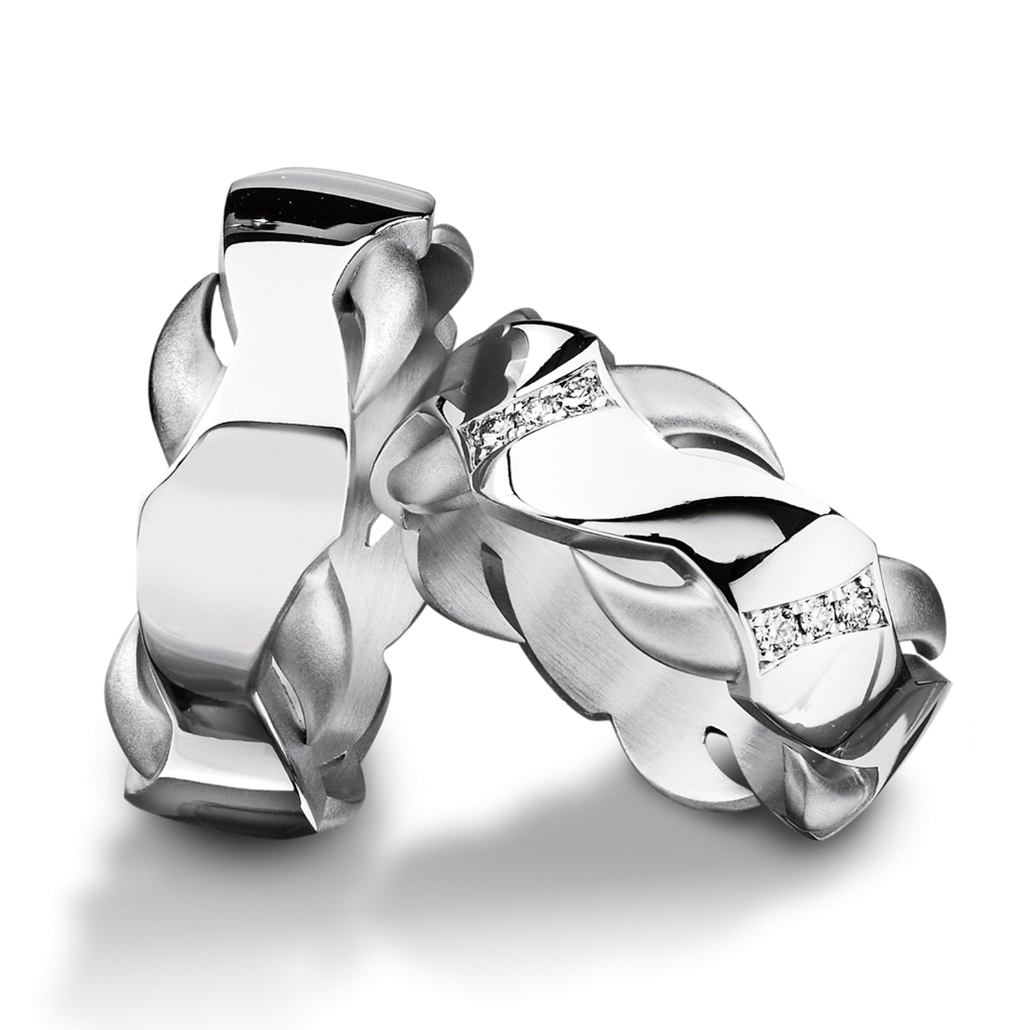 71-82370-0-0-white Rings in gold, platinum and palladium with diamonds Furrer Jacot