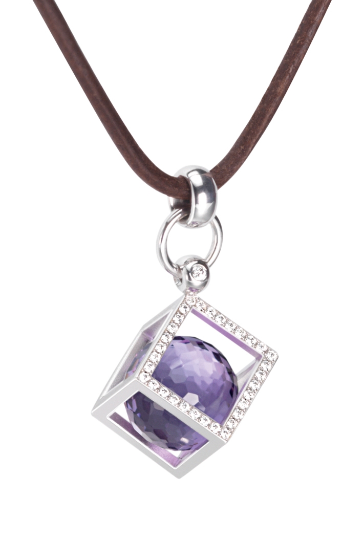 square pendant with diamond and a violet stone from Furrer Jacot