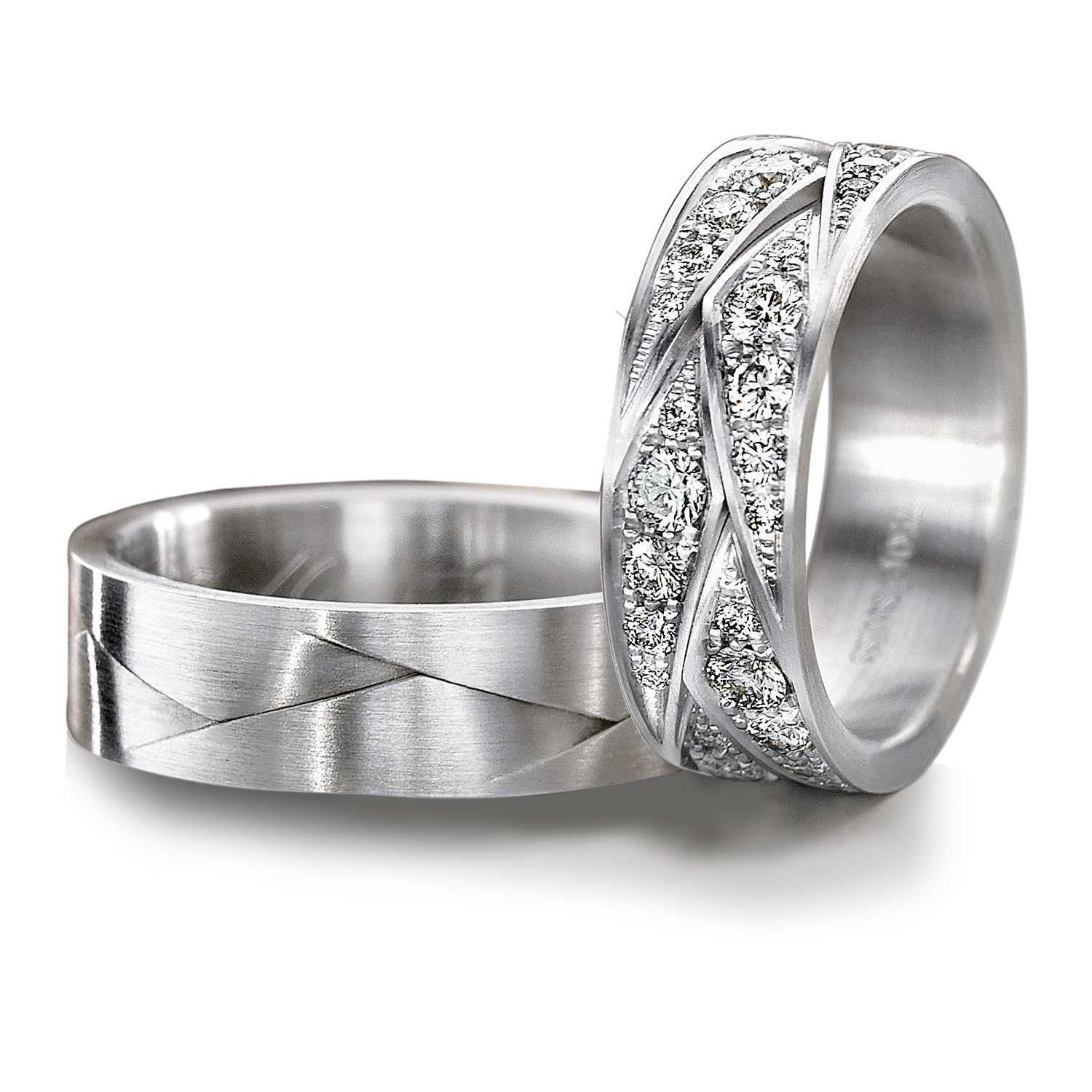 Diamond rings in gold, platinum and palladium with diamonds Furrer Jacot Origami