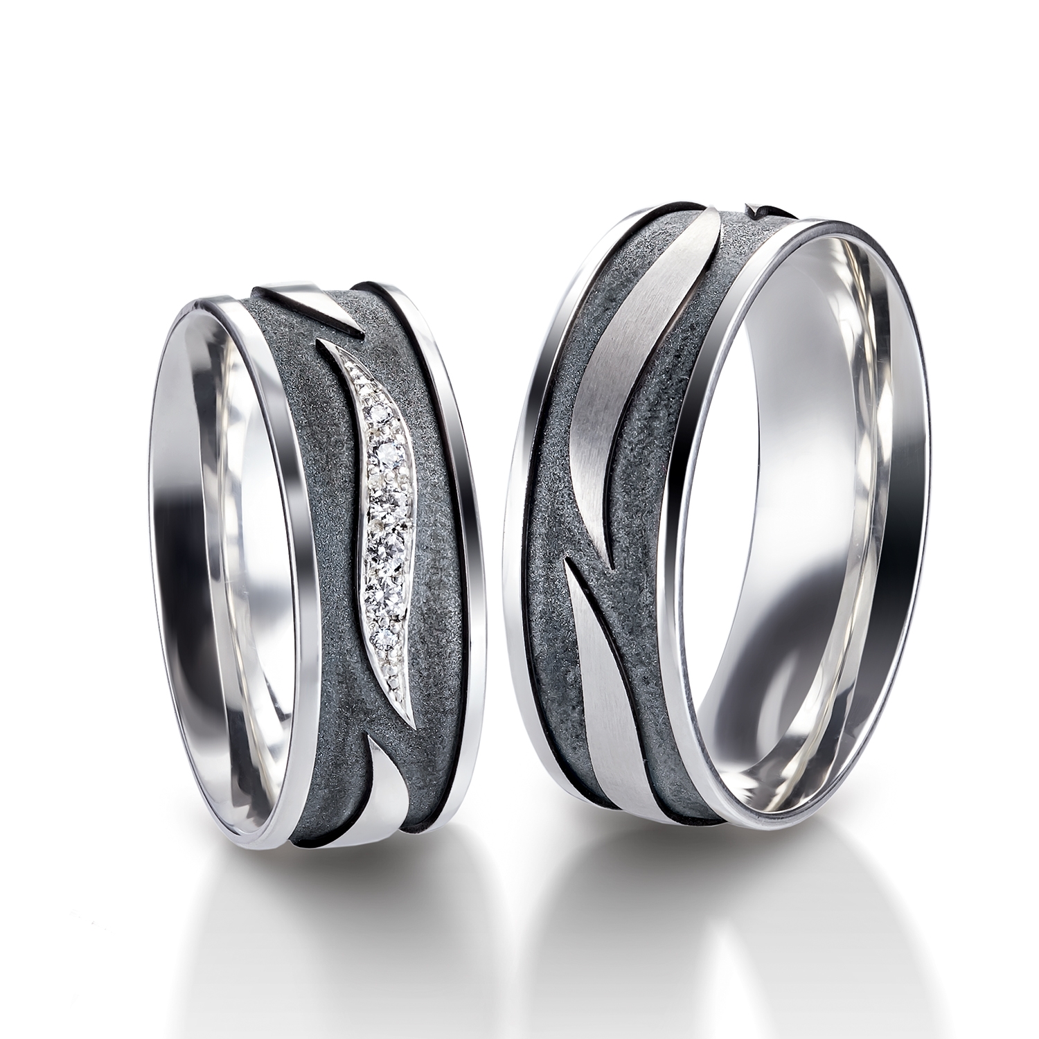 71-84320-0-0-weiss rings in gold and black with diamonds, rockstar