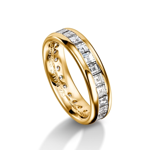 diamond ring by Furrer Jacot in gold