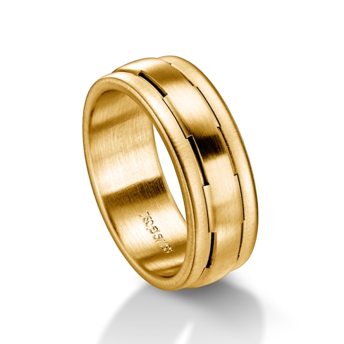 Man's world wedding rings in yellow gold